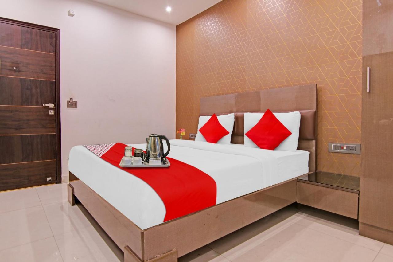 Hotel 19 West New Delhi Eksteriør billede