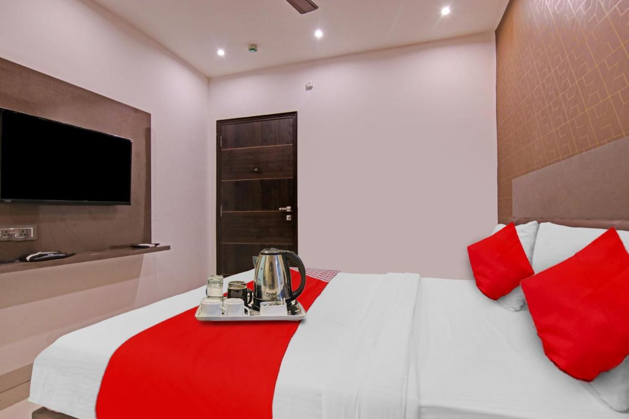 Hotel 19 West New Delhi Eksteriør billede
