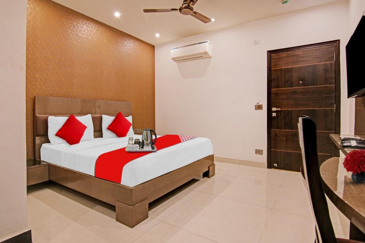 Hotel 19 West New Delhi Eksteriør billede