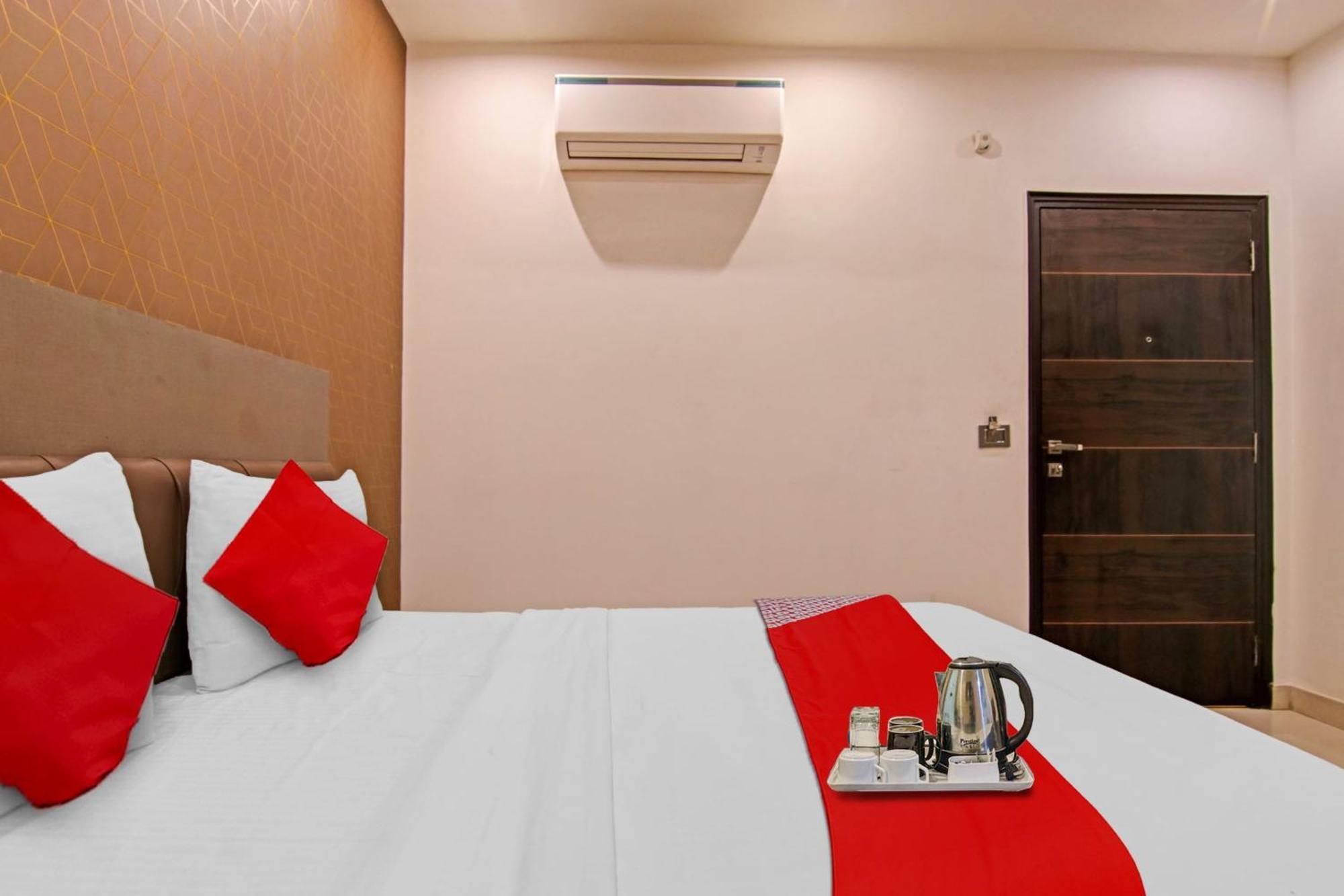 Hotel 19 West New Delhi Eksteriør billede
