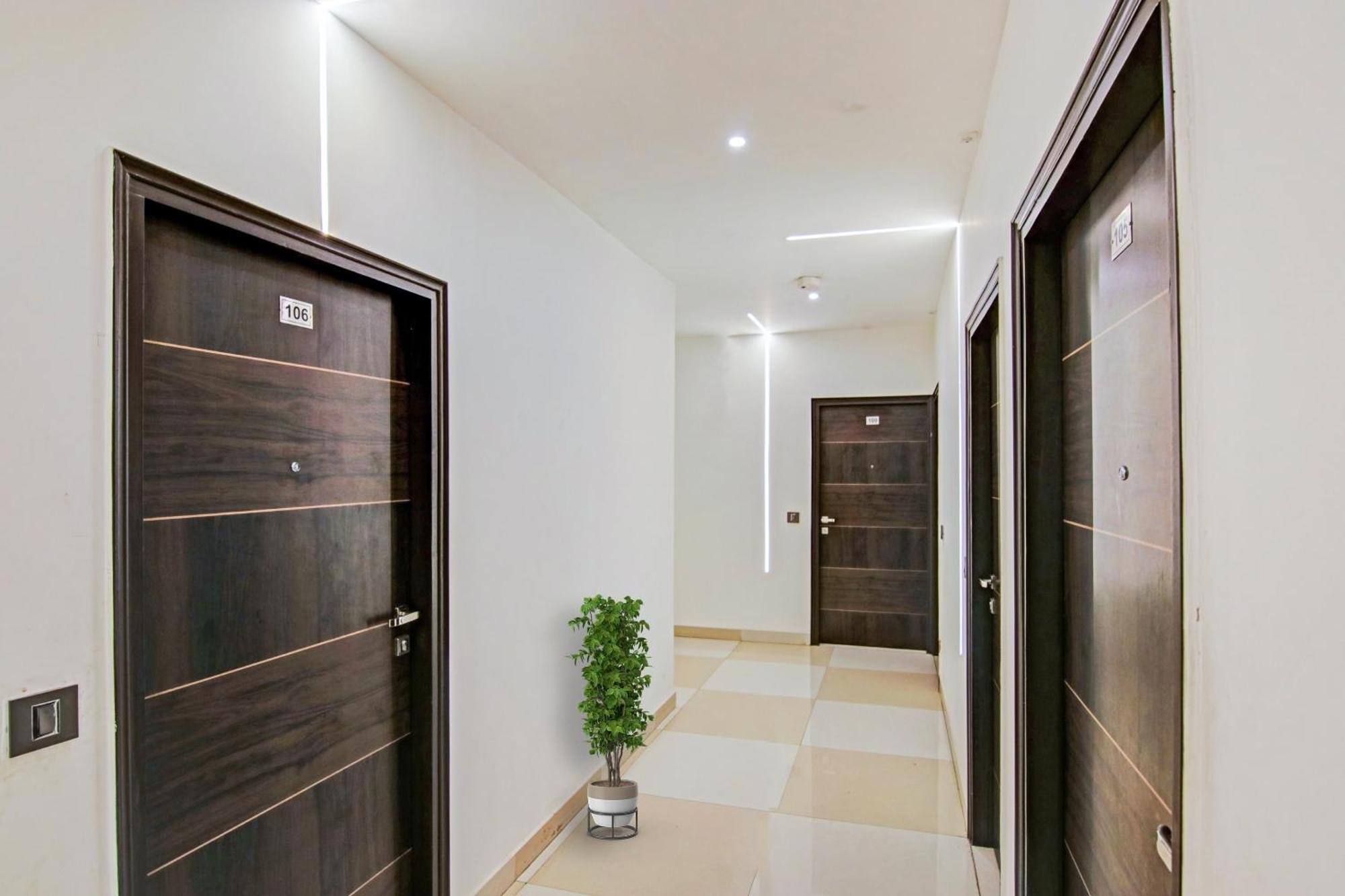 Hotel 19 West New Delhi Eksteriør billede