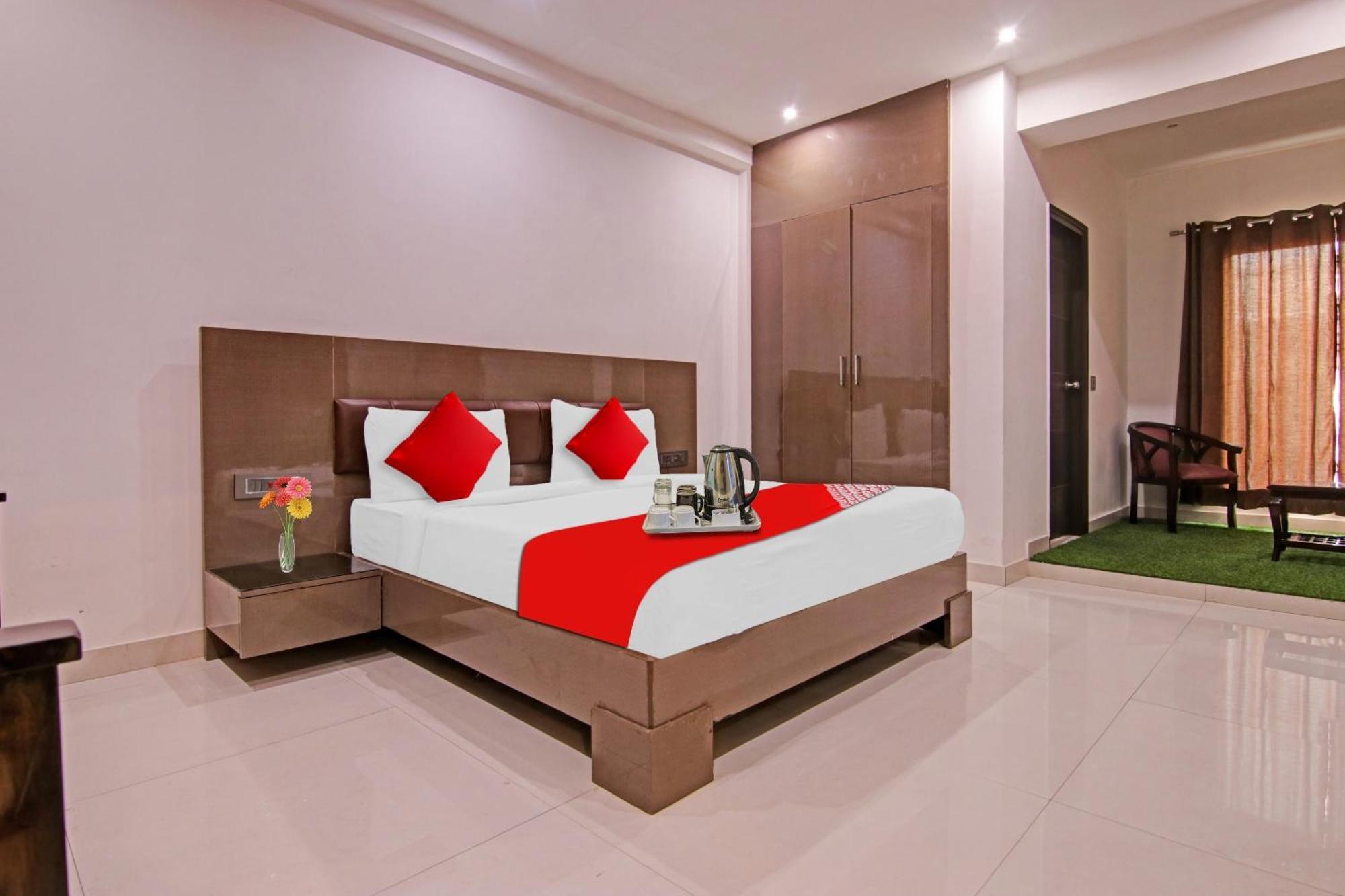 Hotel 19 West New Delhi Eksteriør billede
